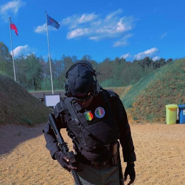 Agent FIIT en équipement tactique